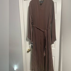3xl Abaya; fits up to 130kg